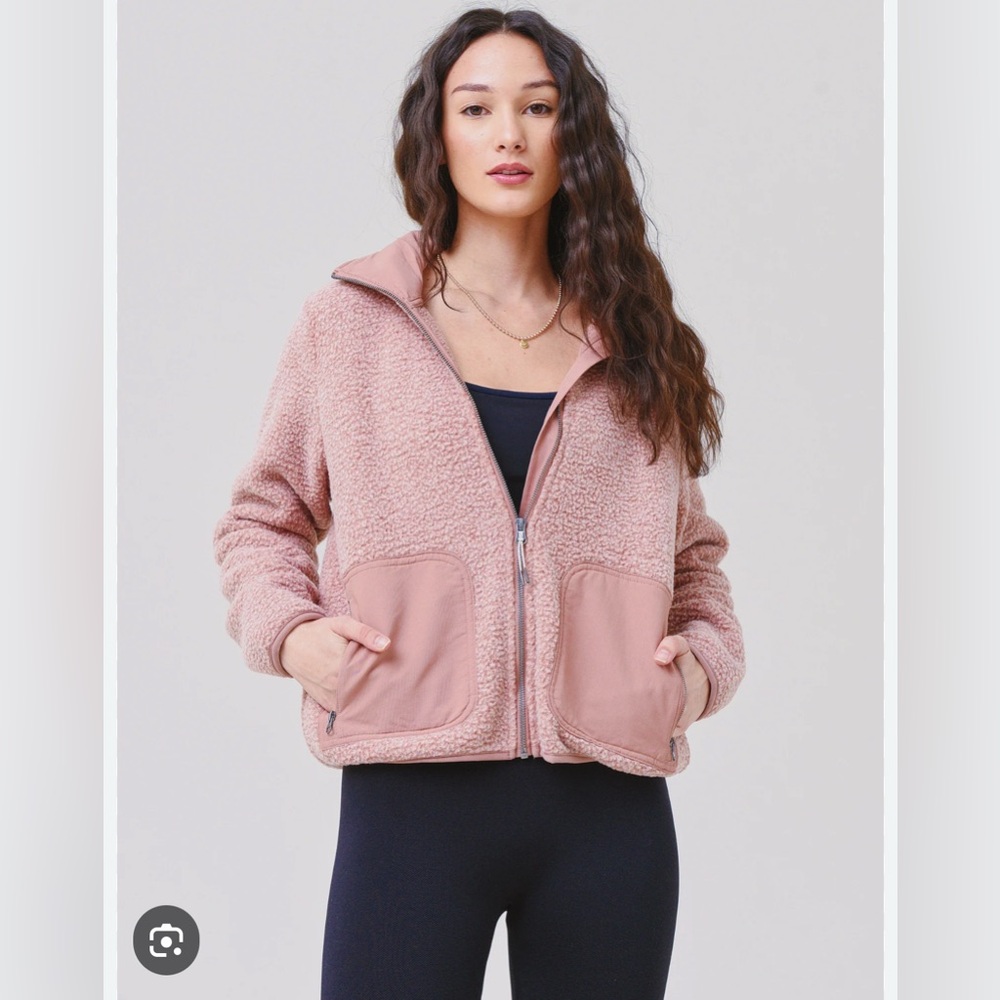 Vuori women’s alpine Sherpa jacket size small